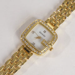 Women Stylish Chain Wrist Watch Golden With White Dial