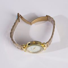 Women Stylish Chain Wrist Watch Golden