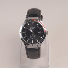 Black Straps Mans Watch With Black Dial