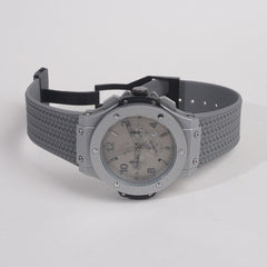 Men Casual Watch Grey Dial with Grey Strap