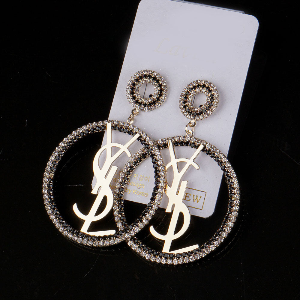 Womens Fancy Earring Golden