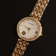 Women Chain Wrist Watch Golden White C