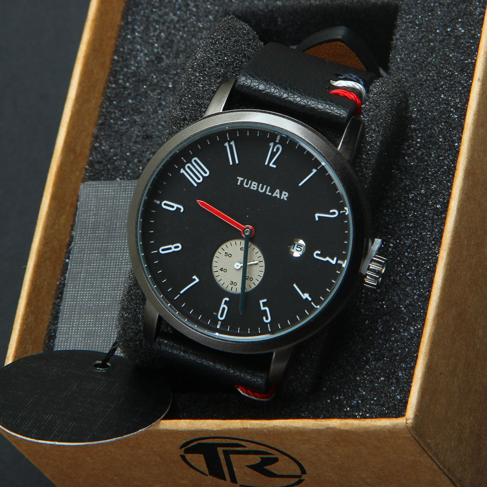 Mens Analog Wrist Watch With Date & Time Black Design