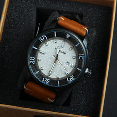 Mens Analog Wrist Watch With Date & Time Brown Design