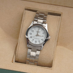 Woman Chain Watch Silver White