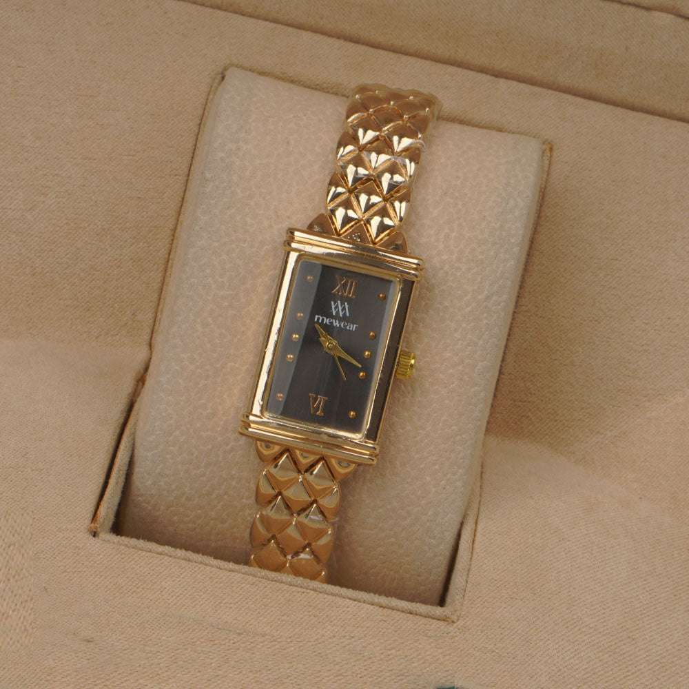 Woman's Golden Chain Watch with Black dial
