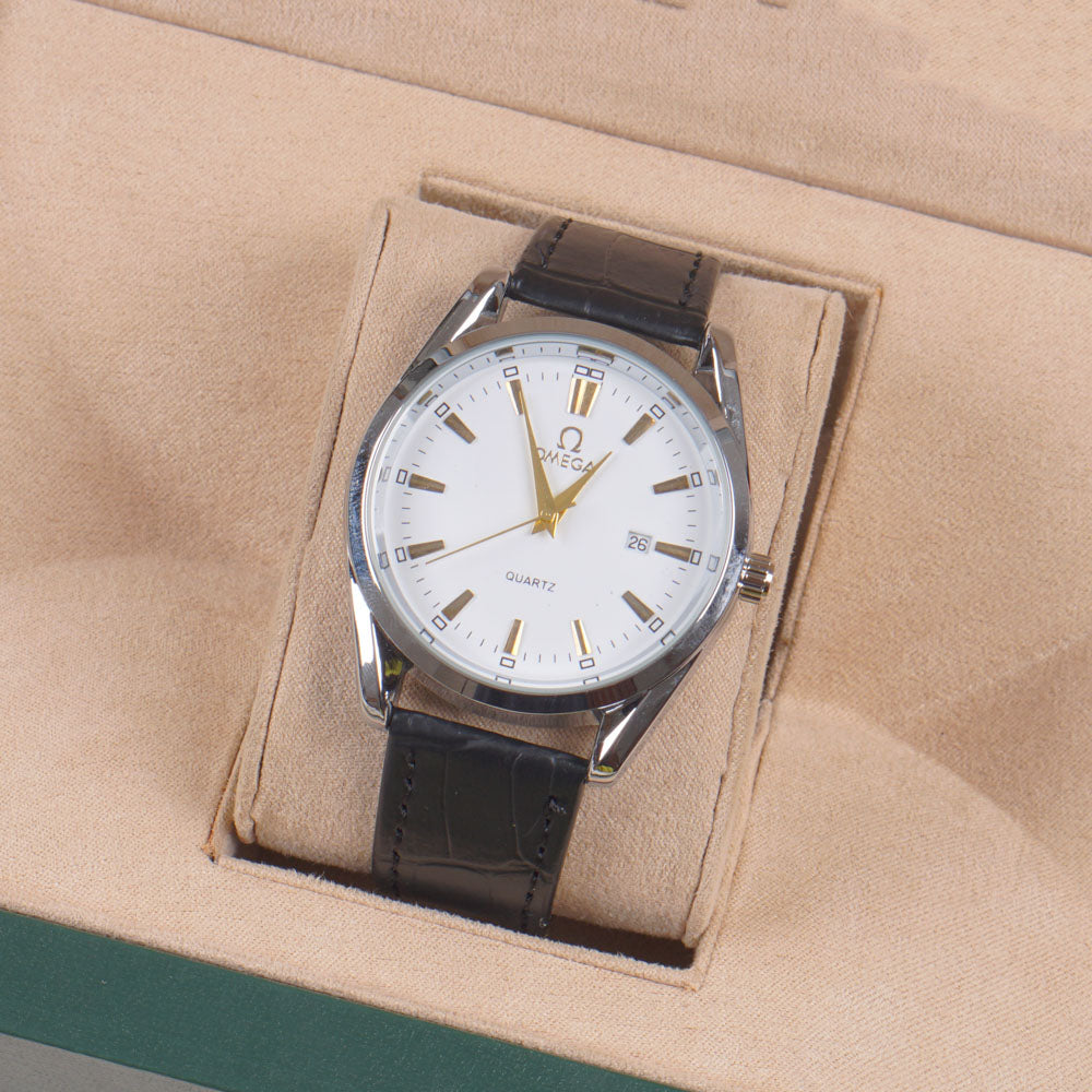 Man's Wrist Watch Silver White Dial with Black Straps