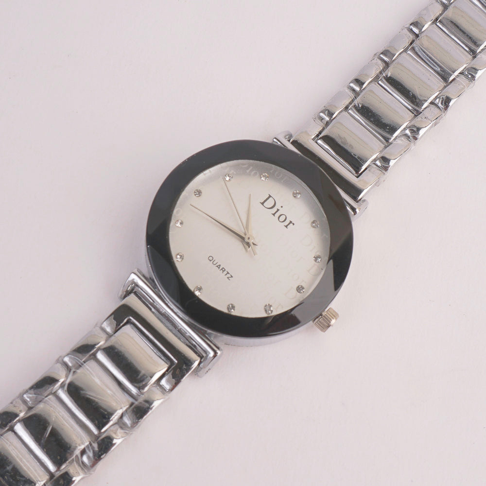 Women Chain Watch Silver with Black & White Dial DR