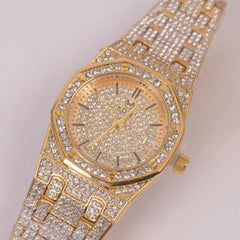 Women Stone Design Chain Wrist Watch Golden