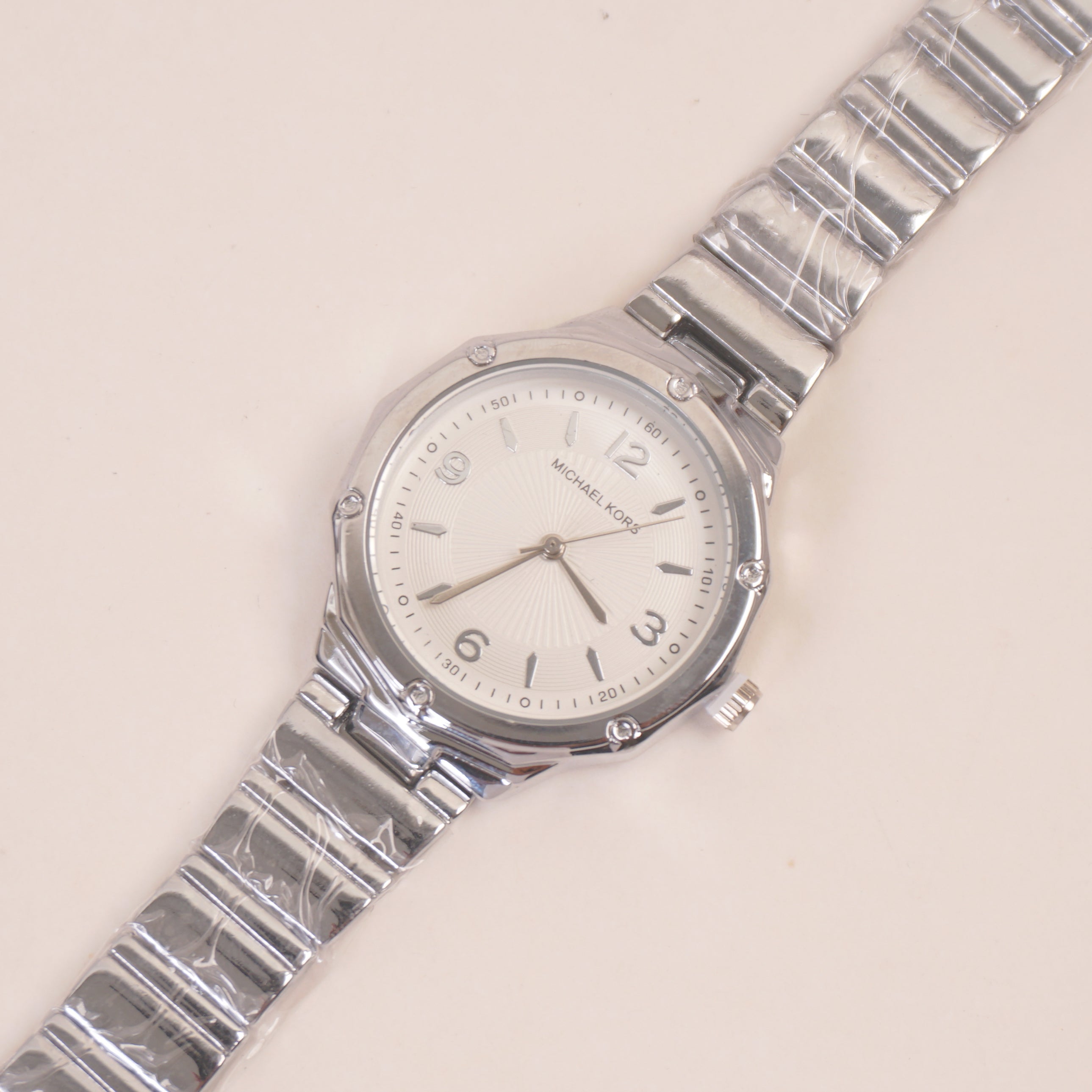 Women Stone Design Chain Wrist Watch Silver