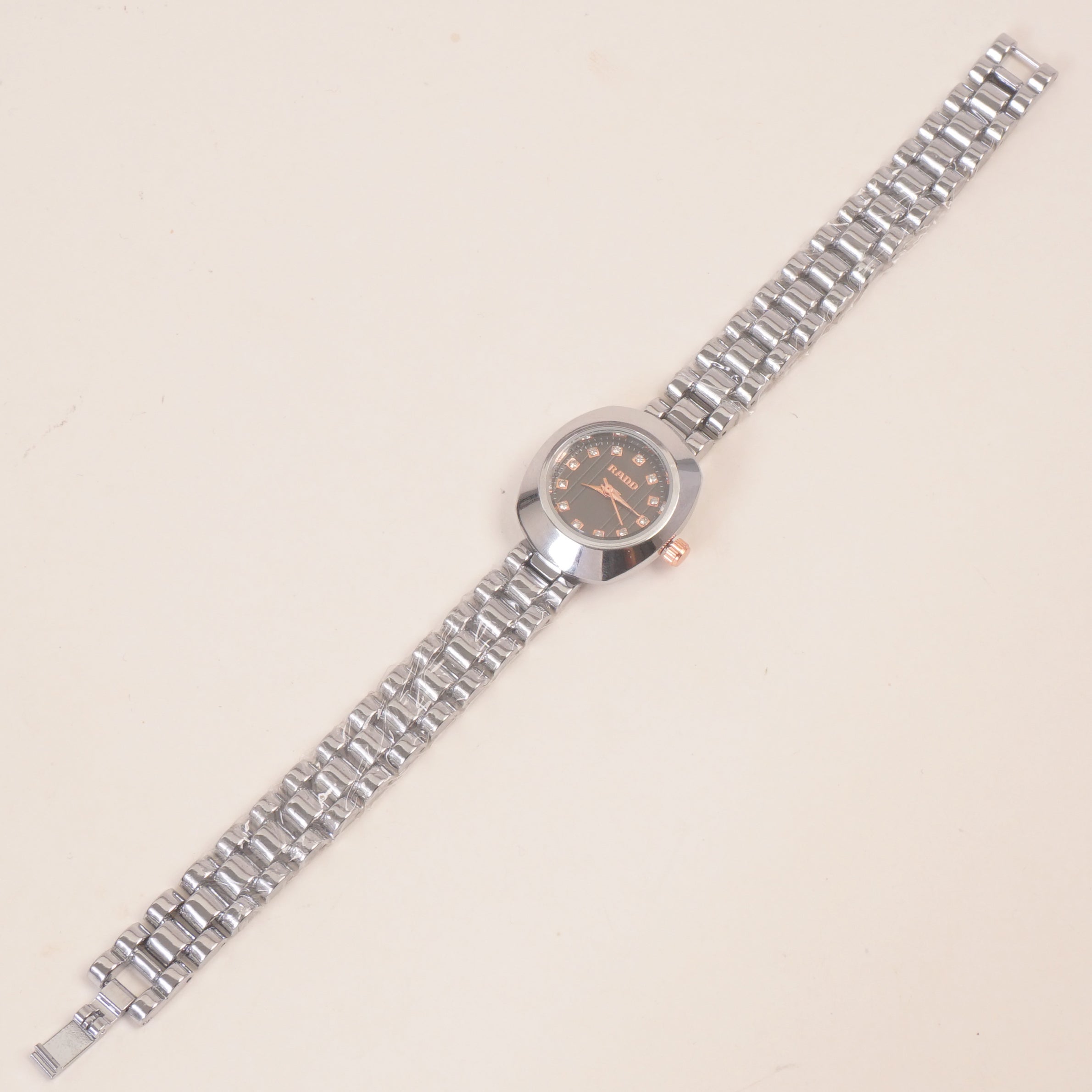 Women Stone Design Chain Wrist Watch Black Dial