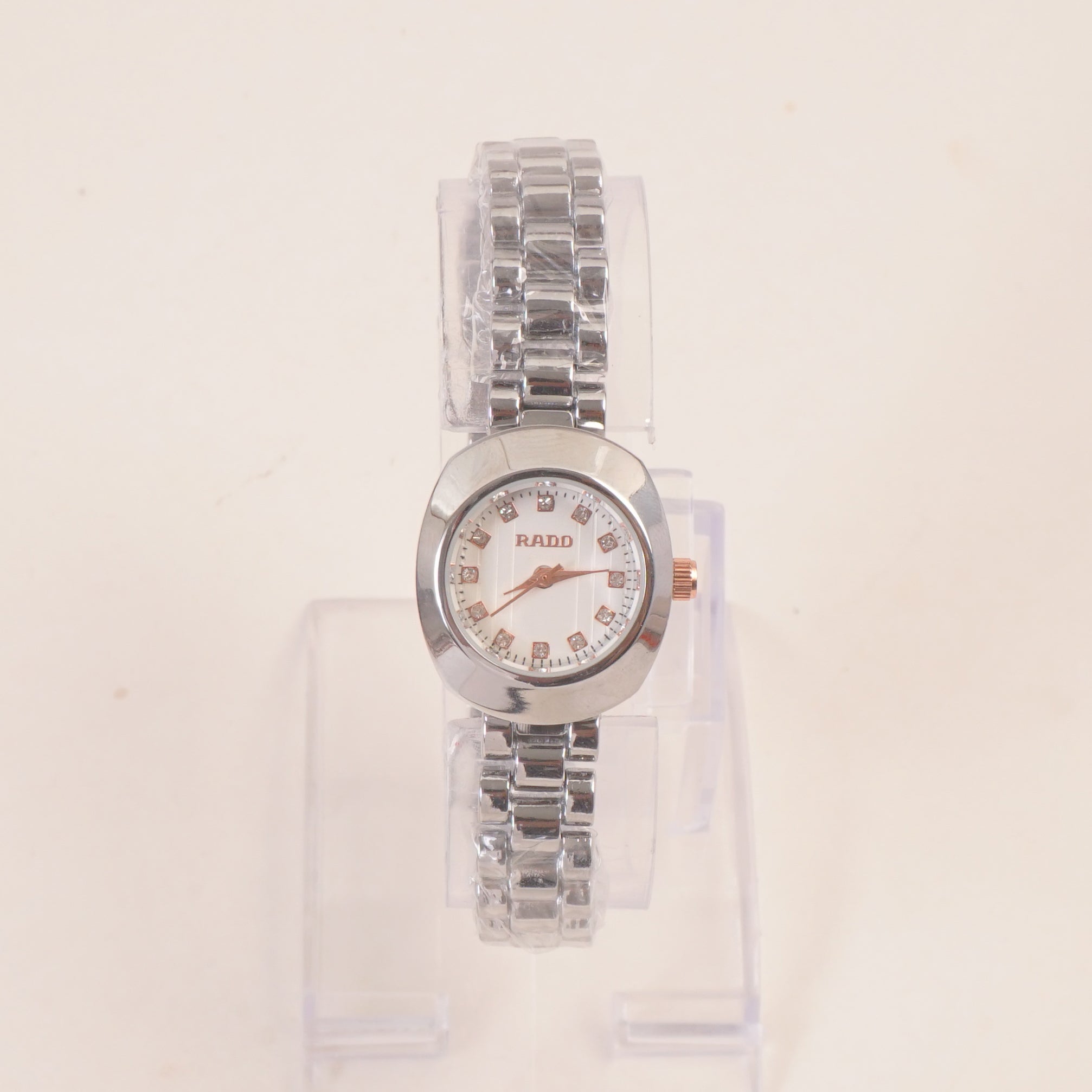 Women Stone Design Chain Wrist Watch White Dial