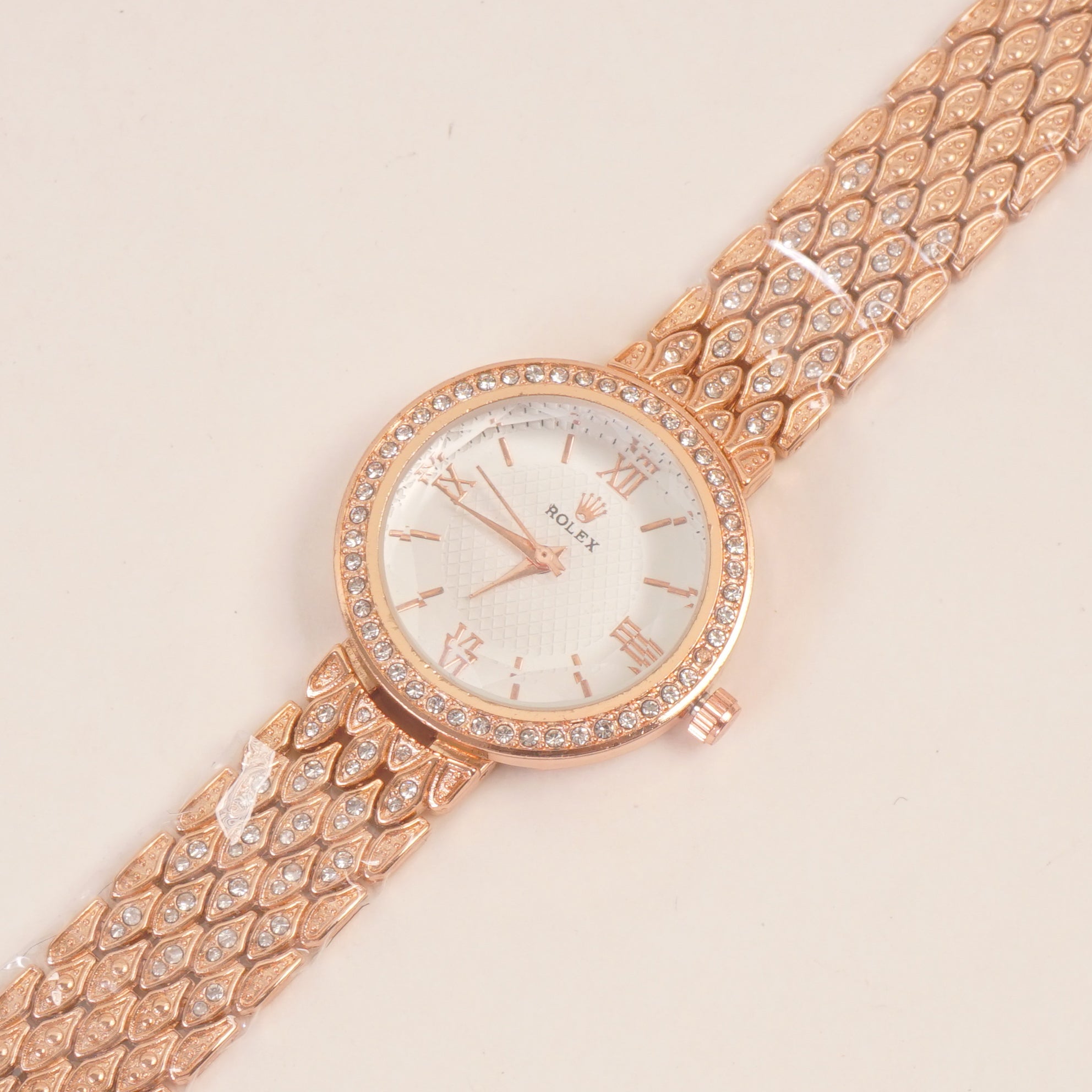 Women Stone Design Chain Wrist Watch White Dial