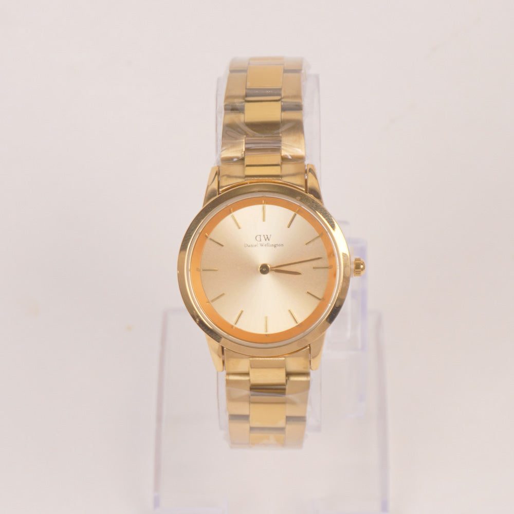 Woman Chain Wrist Watch Golden Dial