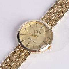 Women Stylish Chain Wrist Watch Golden