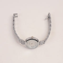 Woman Silver Chain Watch With White Dial