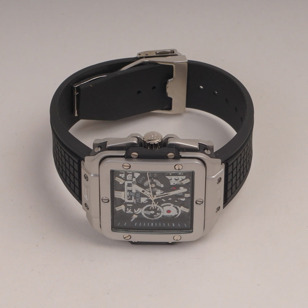 Black Straps Mans Watch With Silver Dial