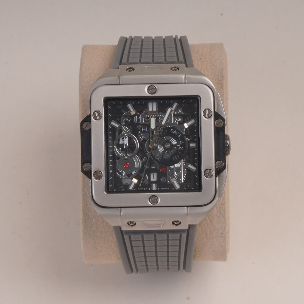 Grey Straps Mans Watch With Silver Dial