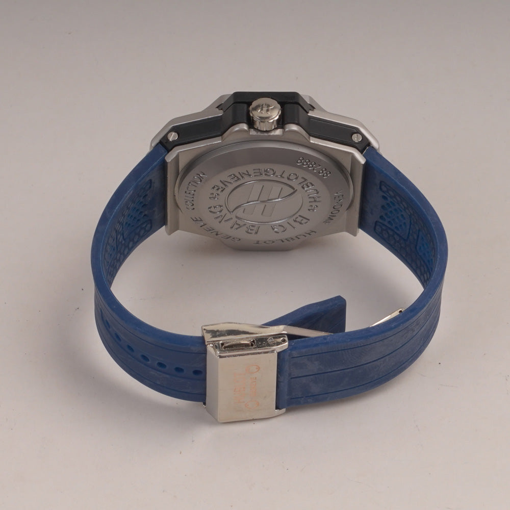 Blue Straps Mans Watch With Silver Dial