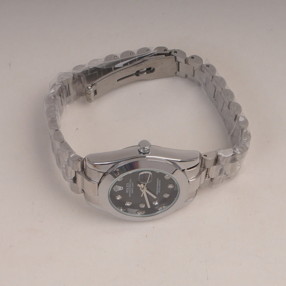 Womans Silver Chain Wrist Watch With Black Dial