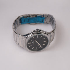 Silver Chain Mans Wrist Watch Black Dial