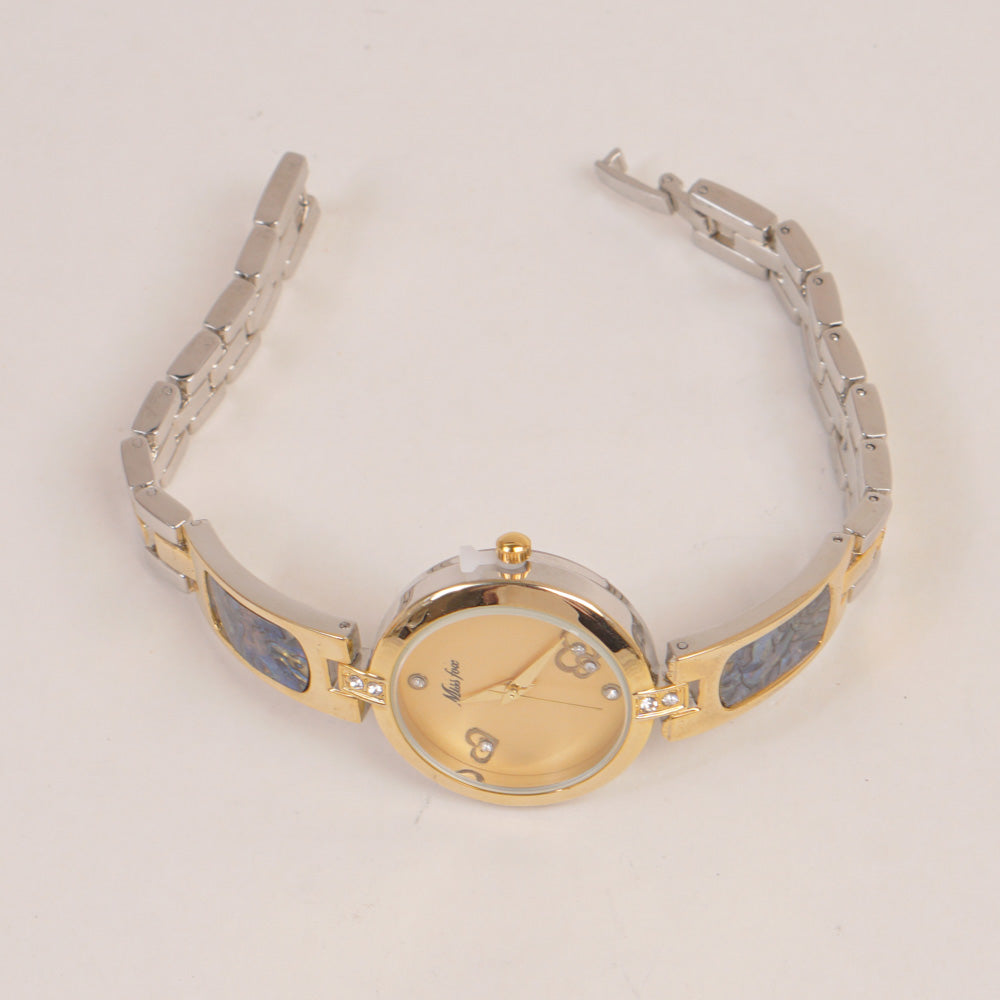 Woman Fancy Chain Watch Golden