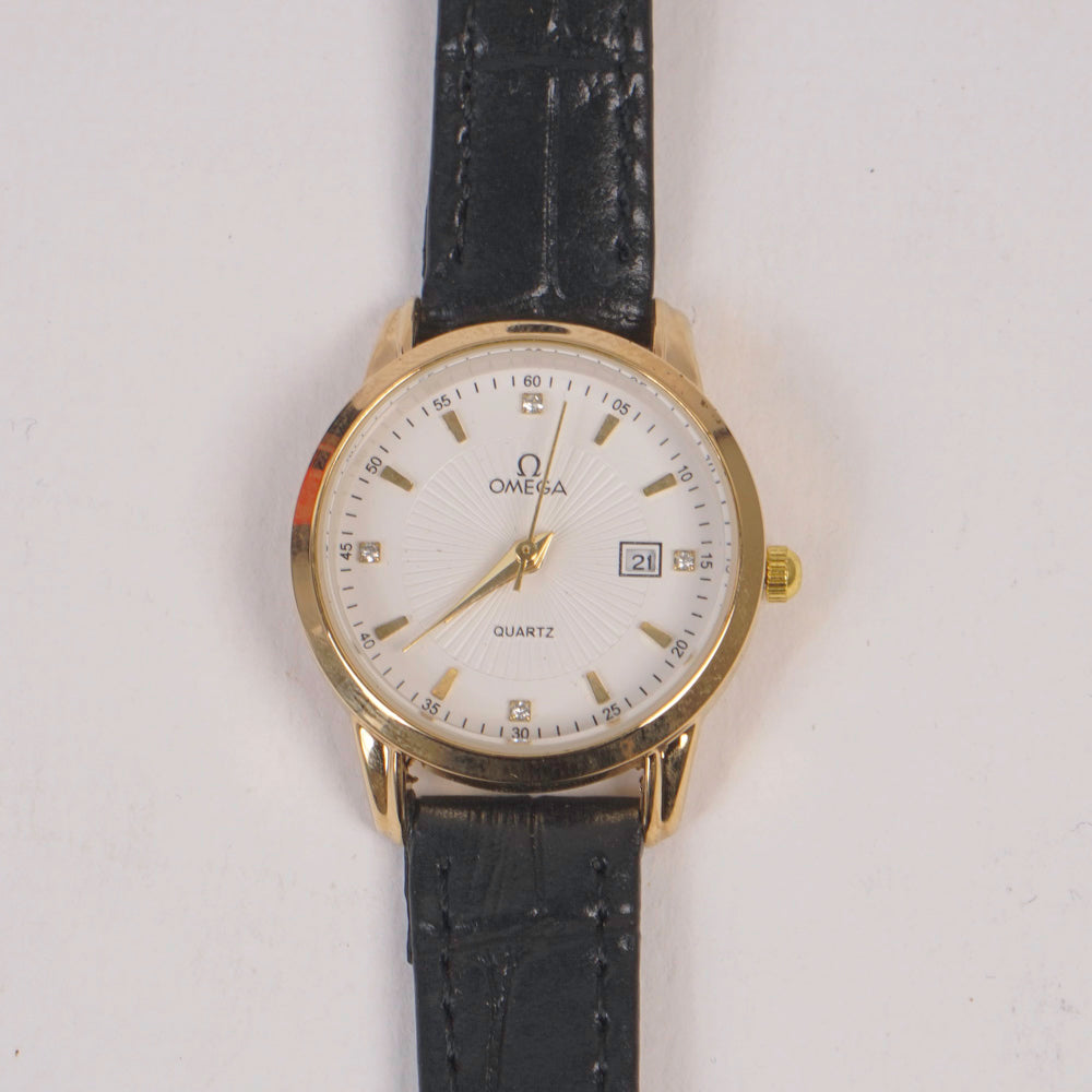 Woman Golden Dial Watch with Black Straps OMG