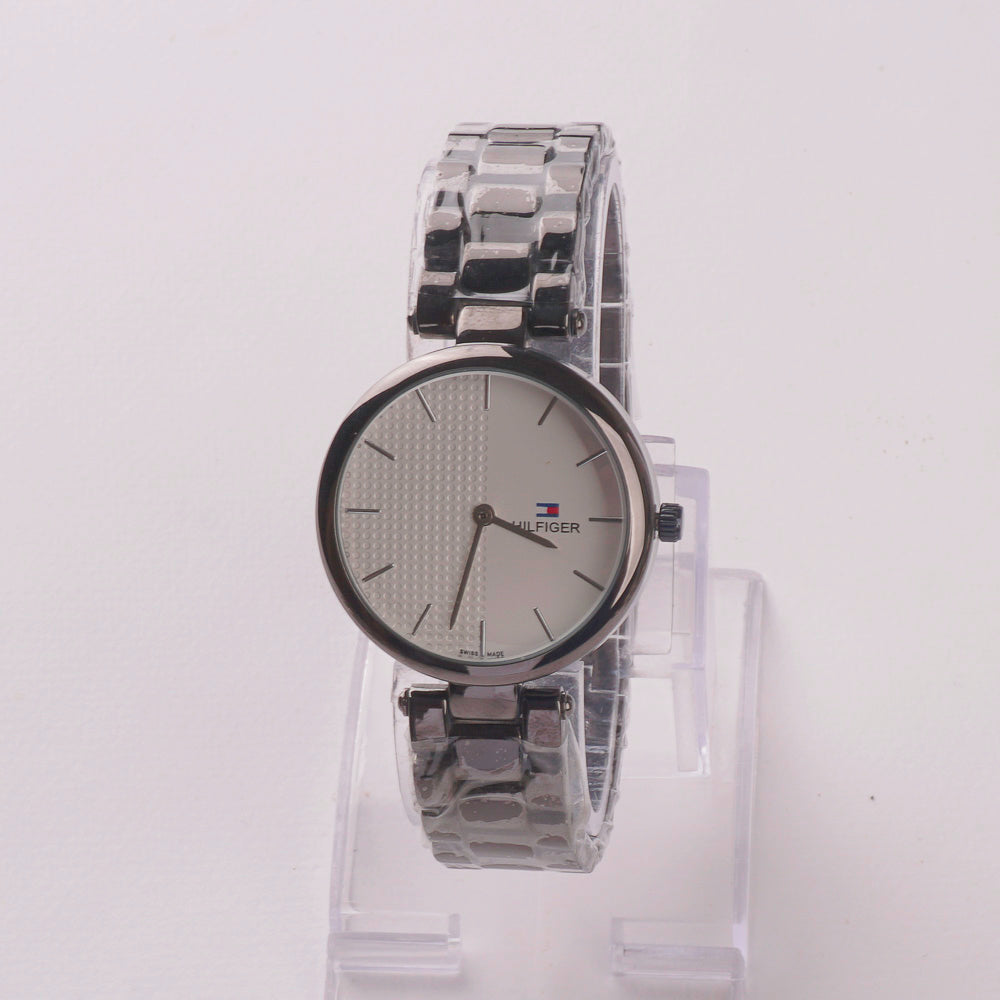 Women Stylish Chain Wrist Watch Black With White Dial