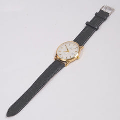 Man's Wrist Watch Golden with Black Straps White