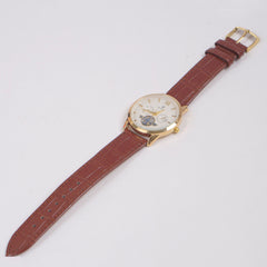 Man's Wrist Watch Golden with Brown Straps White