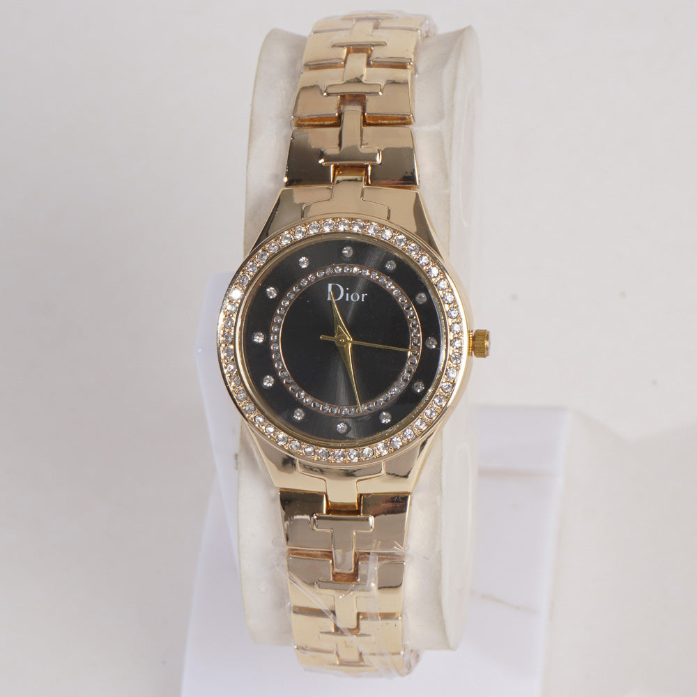 Women Stylish Chain Wrist Watch Golden With Black Dial