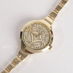 Women Stylish Chain Wrist Watch Golden