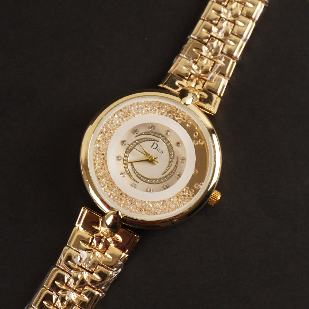 Women Chain Wrist Watch Golden D