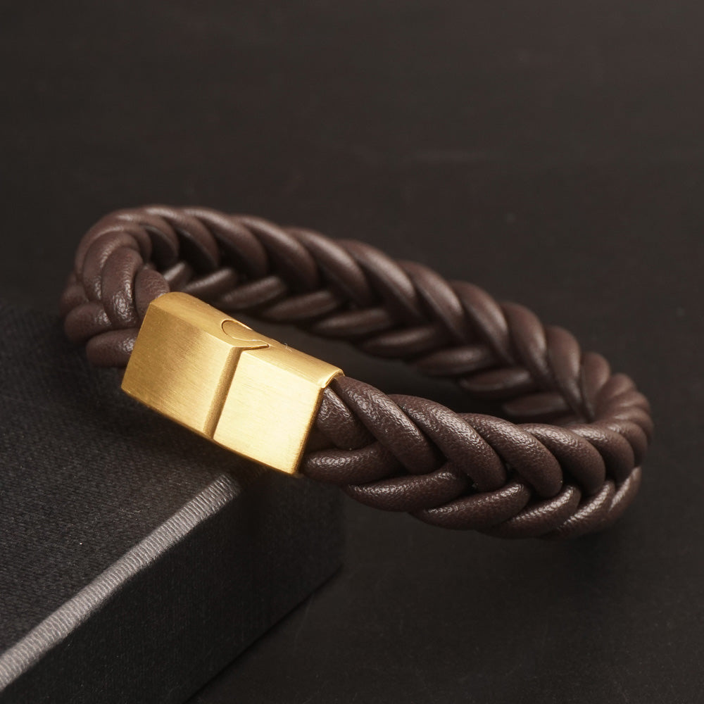 Brown new Leather with golden magnetic lock Fashion Leather Bracelet