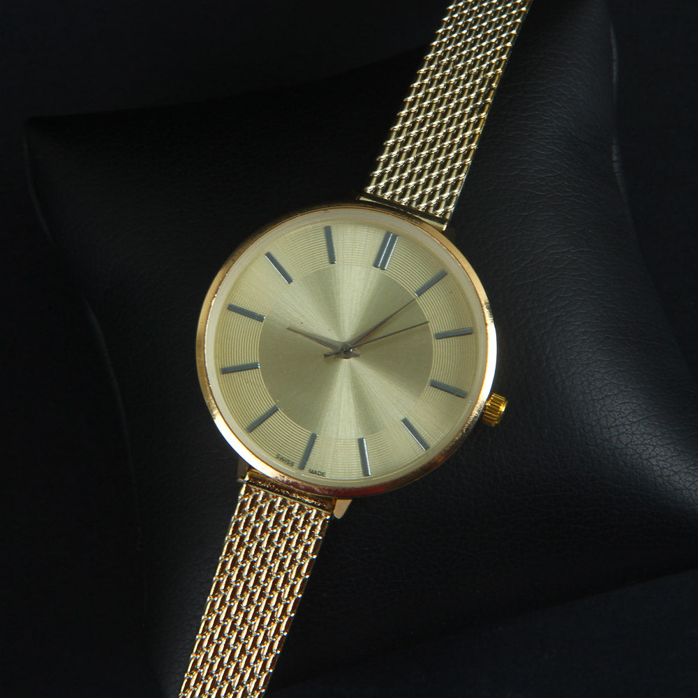 Women Wrist Watch Golden Strap with Golden Dial G