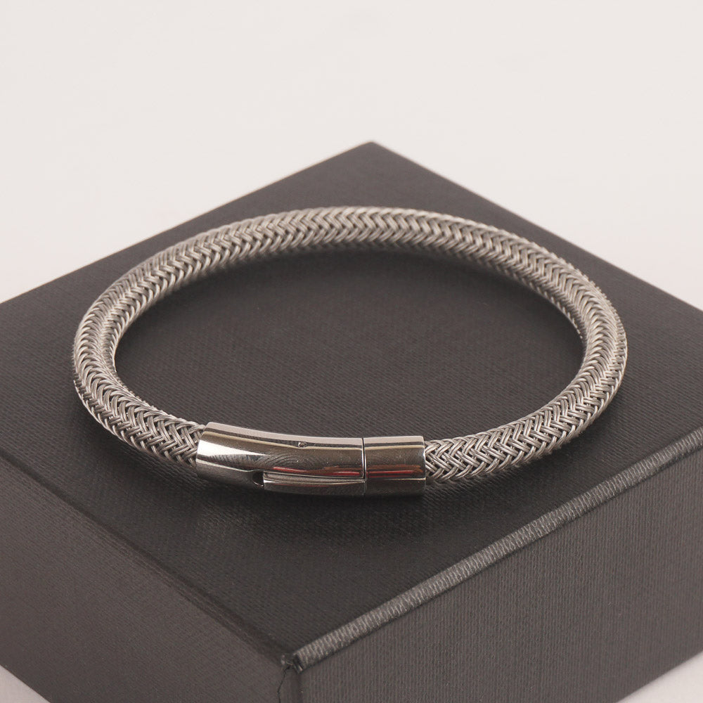 silver wire with silver lock fashion bracelet